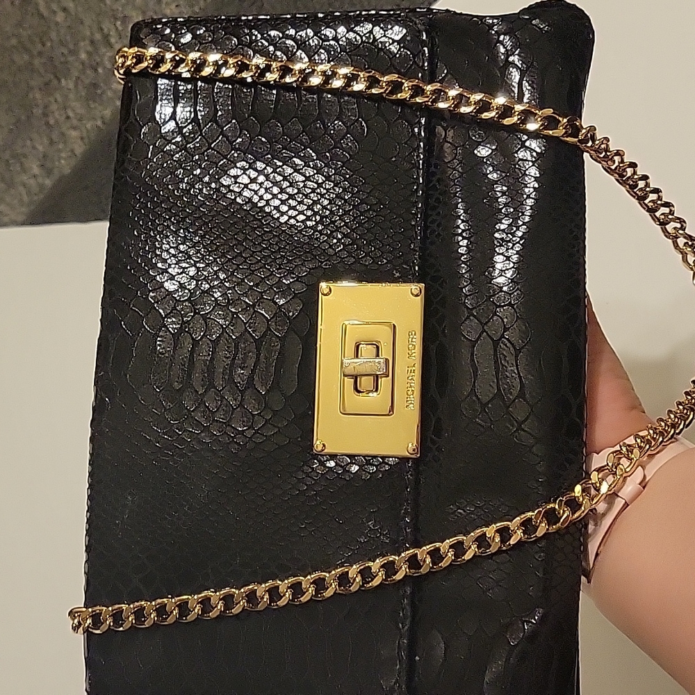 Black MK crossbody - Picture 2 of 6